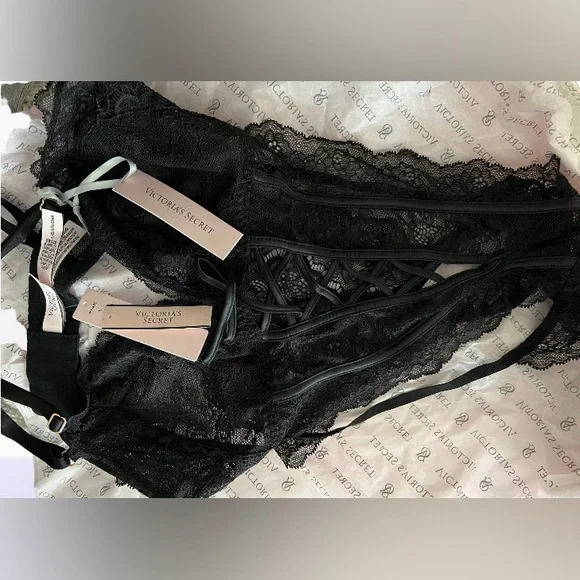 Victoria’s Secret- VERY SEXY Lace-Up Crotchless Teddy✨